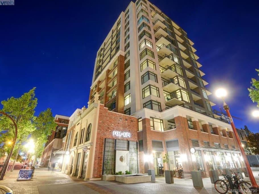 Modern 2 Bedroom Ocean Views Victoria Downtown Free Parking 외부 사진